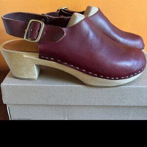 ~ Bryr Suzie  ~ Closed Toe Clog in Oxblood Leather ~ Sz 39 Discontinued